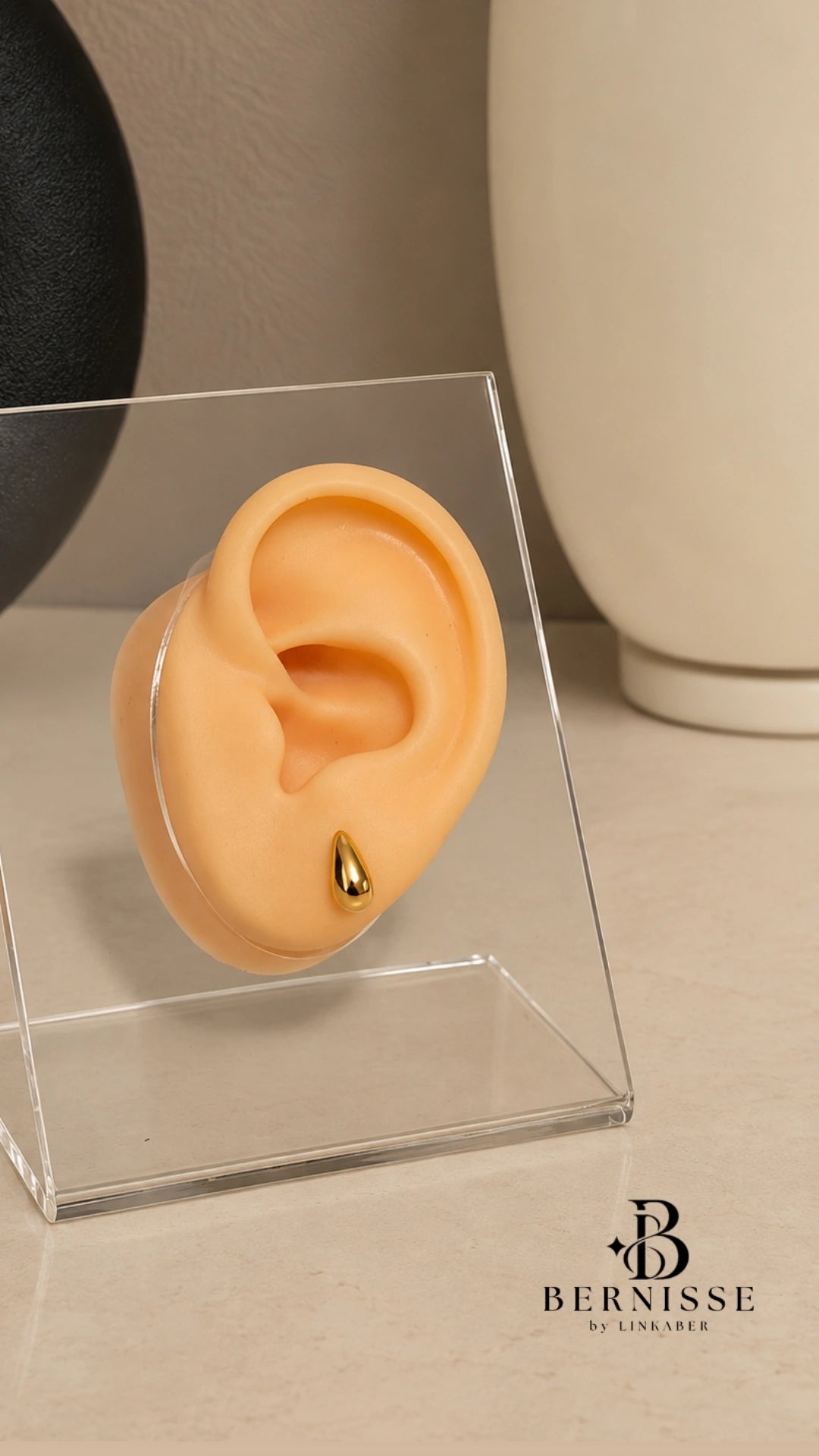 Tiny drop stud