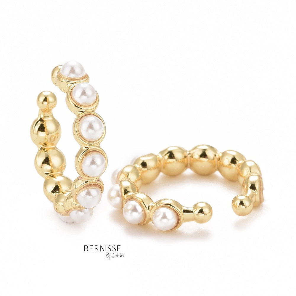 Pearly ear cuff