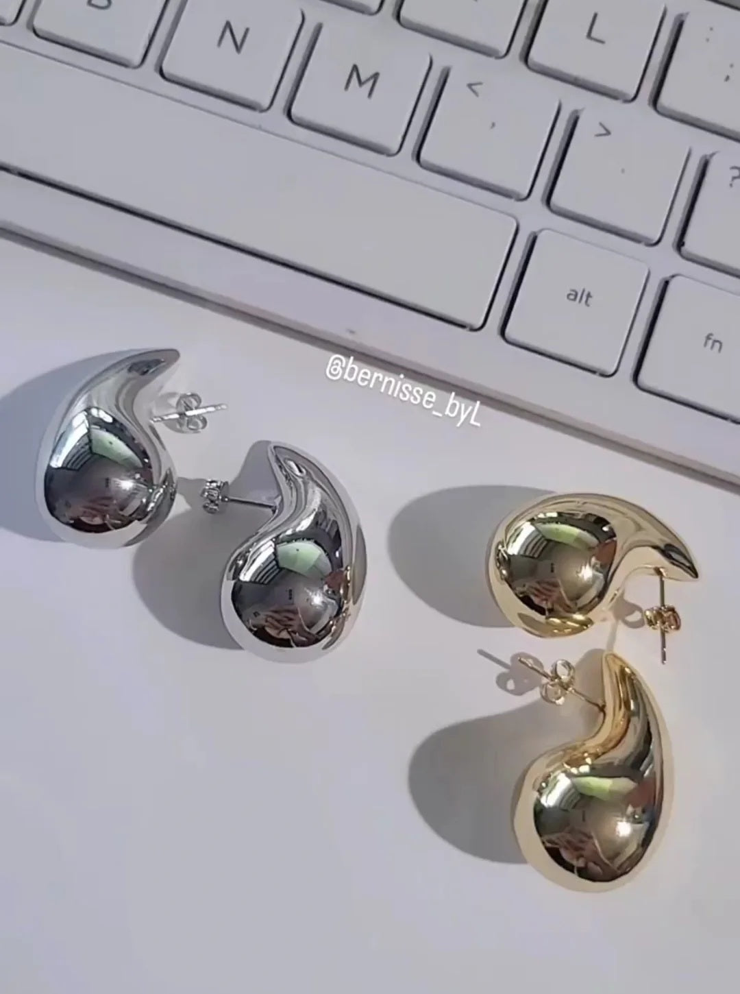 Teardrop earring