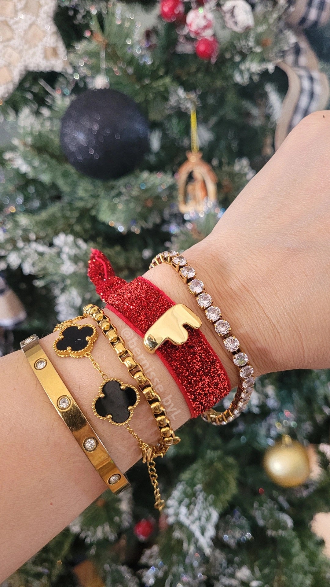 Initial elastic bracelet